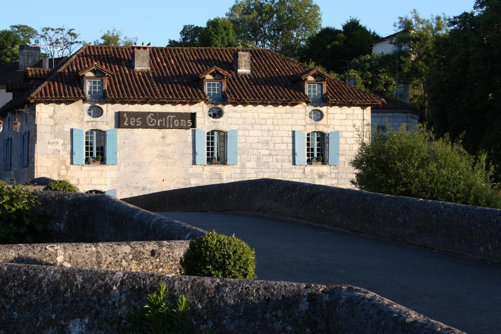 Hostellerie Les Griffons Bourdeilles Exteriör bild
