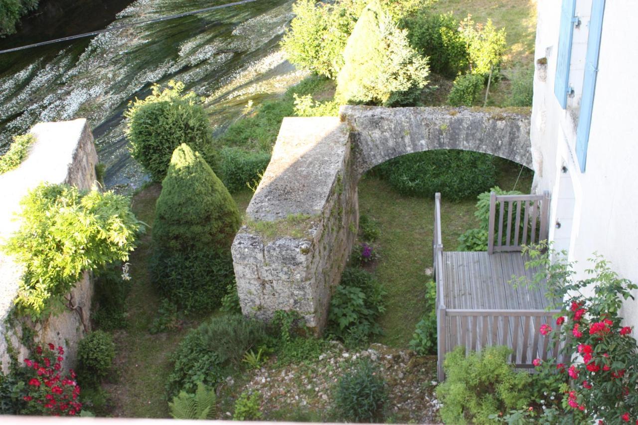 Hostellerie Les Griffons Bourdeilles Exteriör bild