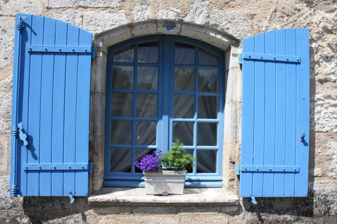 Hostellerie Les Griffons Bourdeilles Exteriör bild